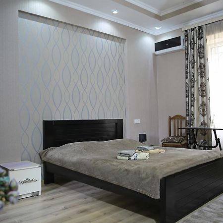 Guest House Beautiful Tbilisi On Khidistavi Street Ngoại thất bức ảnh