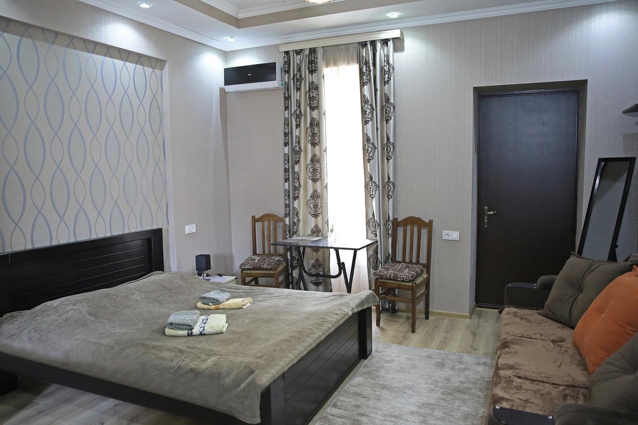 Guest House Beautiful Tbilisi On Khidistavi Street Ngoại thất bức ảnh