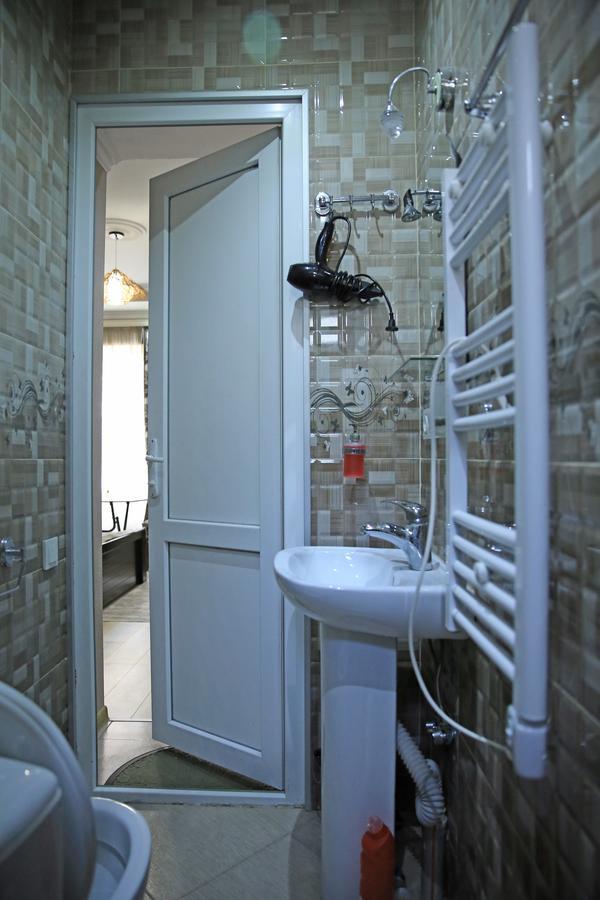 Guest House Beautiful Tbilisi On Khidistavi Street Ngoại thất bức ảnh