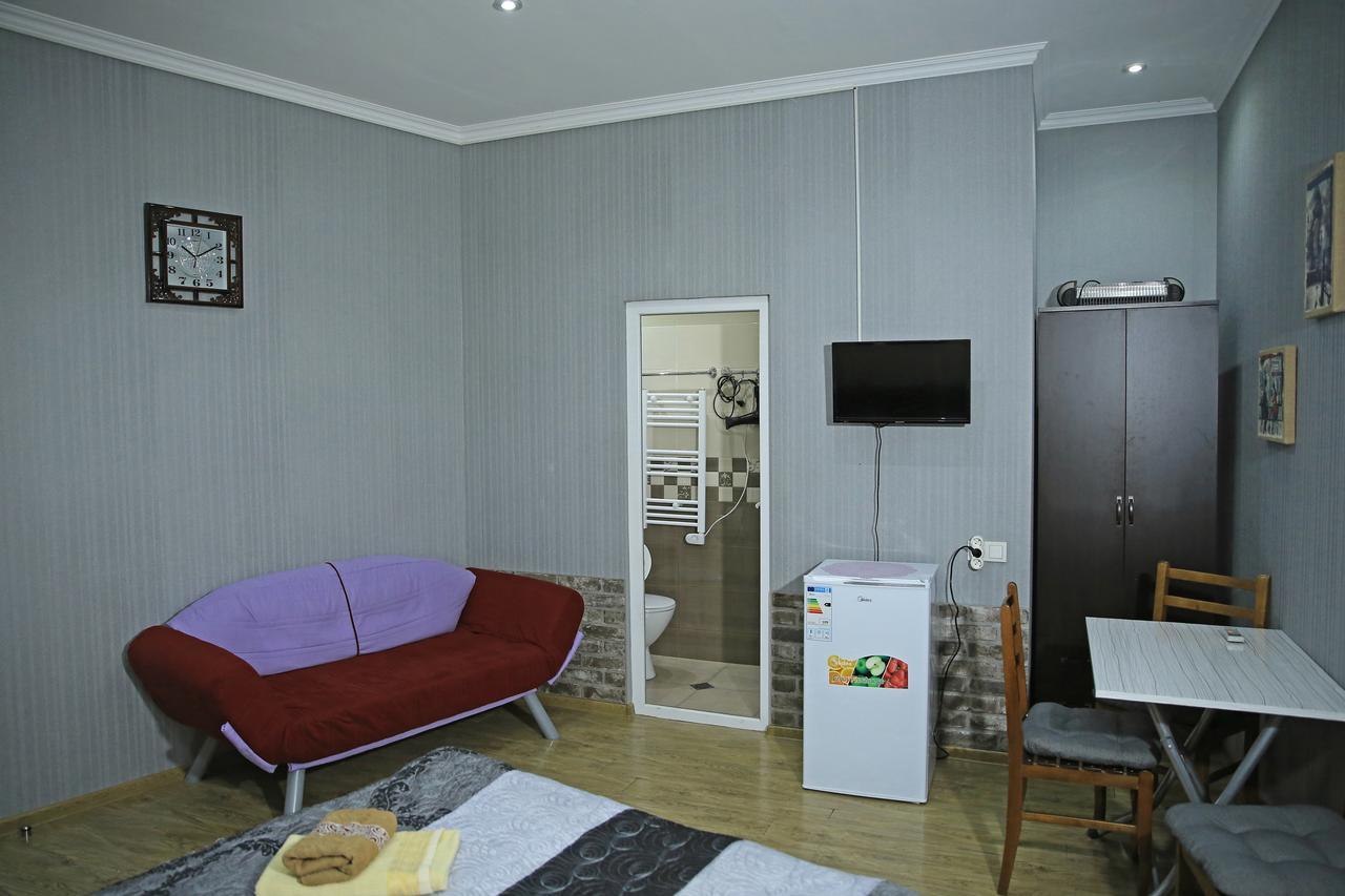 Guest House Beautiful Tbilisi On Khidistavi Street Ngoại thất bức ảnh
