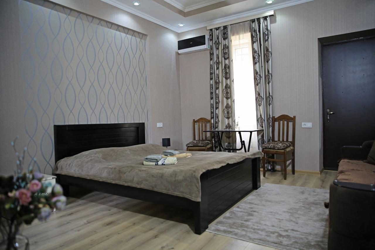 Guest House Beautiful Tbilisi On Khidistavi Street Ngoại thất bức ảnh